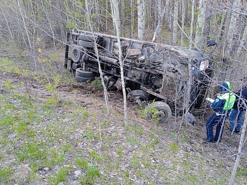 В ДТП с грузовым фургоном погиб водитель из Тюменского района