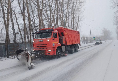 Тюменские дорожники заранее подготовились к снегопаду