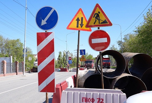На Одесской в Тюмени водители создают аварийные ситуации, не глядя на знаки