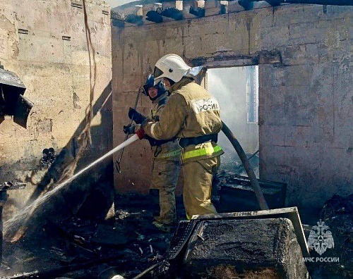 В тобольской многоэтажке выгорела квартира, погиб человек
