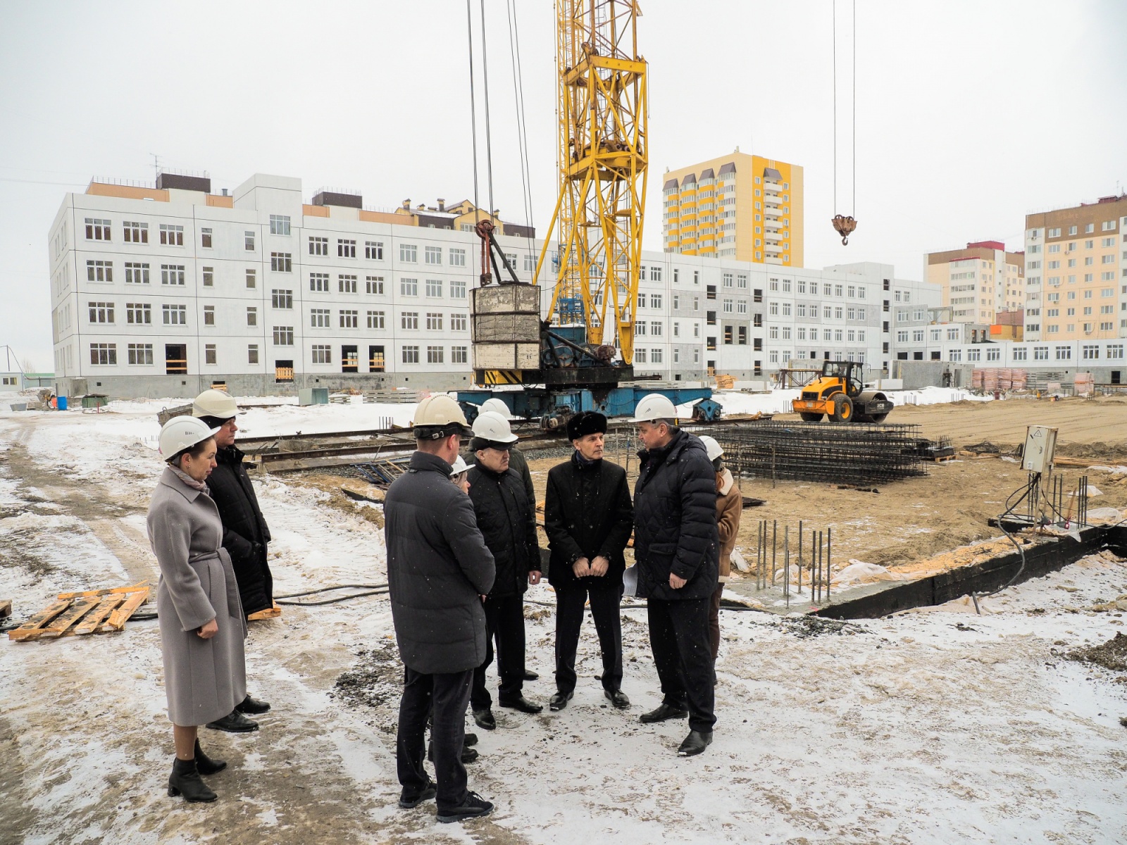 Ходи тюмень. Школа на Лесобазе Тюмень новая. Школы на Лесобазе г. Тюмень.. Стройка школы. Школа строится.