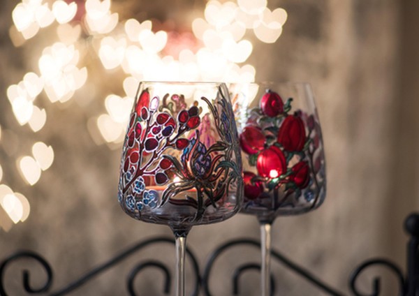 Афиша на выходные в Тюмени: умные животные, средневековый фестиваль, роспись бокалов