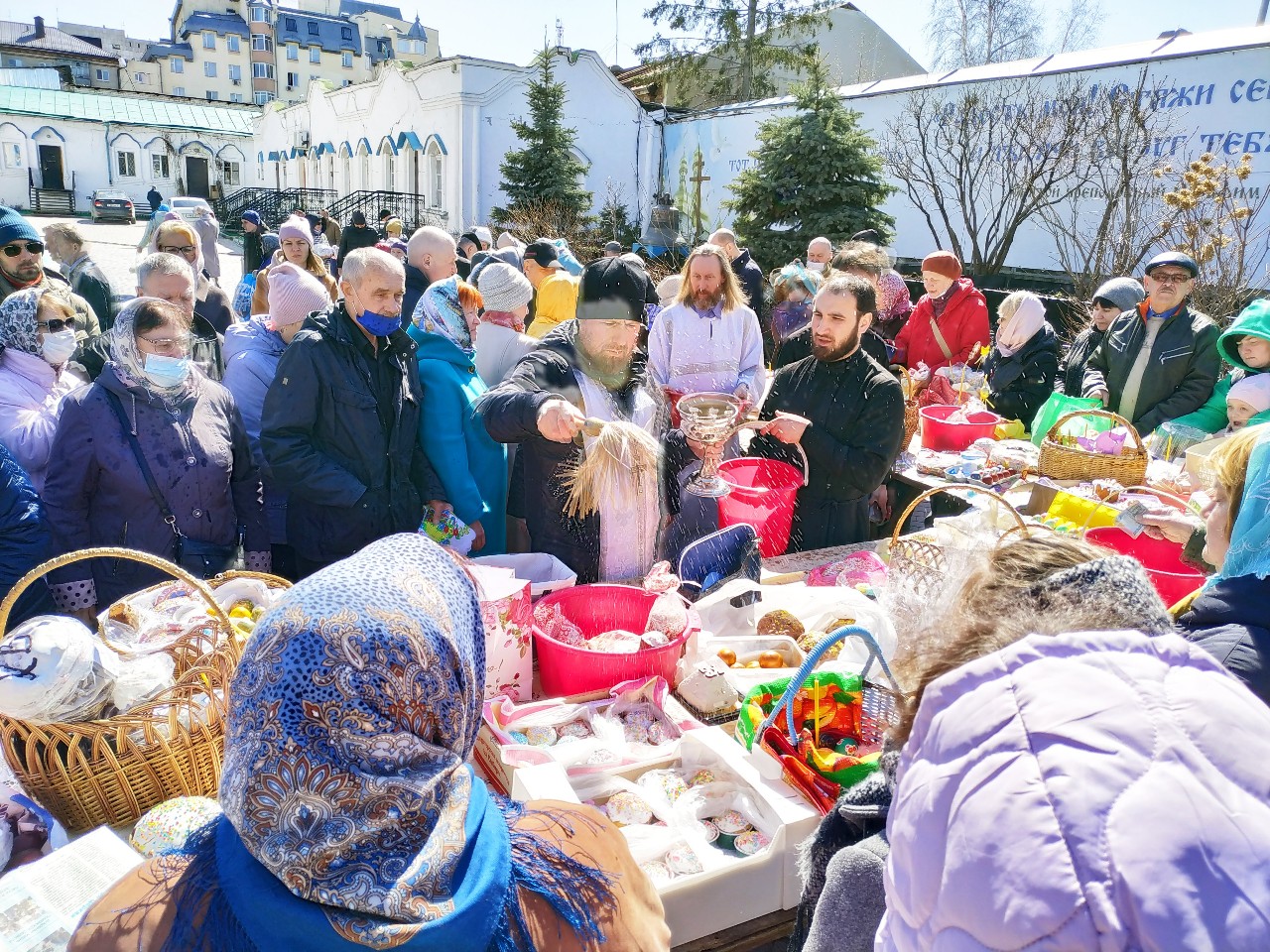 Когда святить куличи в 2024