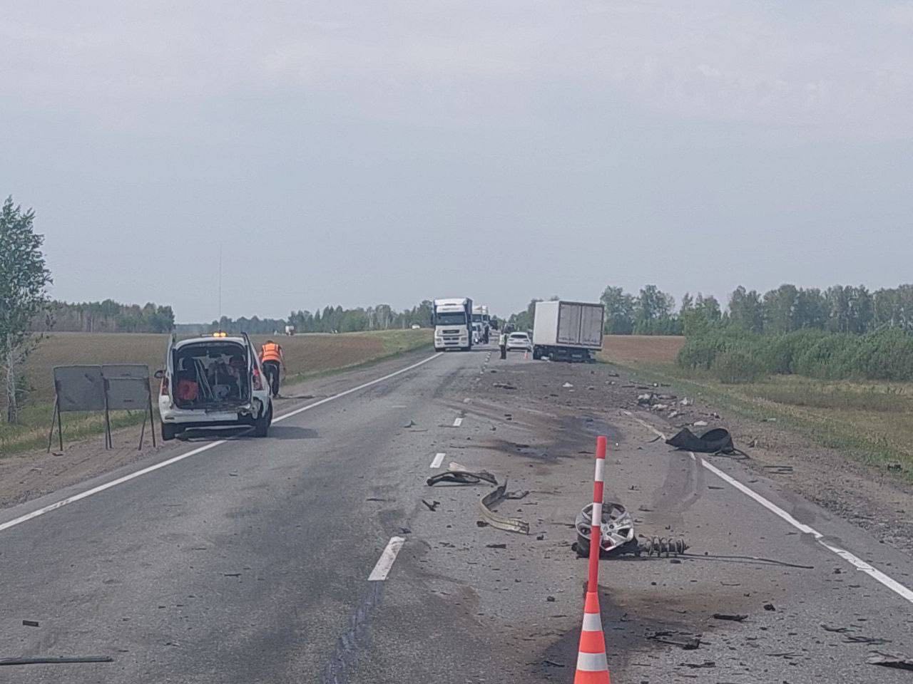 На трассе Тюмень - Омск иномарка столкнулась с 