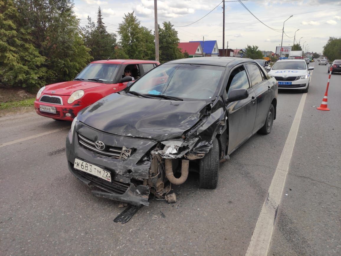 17-летний подросток сел в мамину машину и устроил ДТП на улице  Магистральной в Тюмени | Вслух.ru