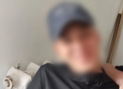 Житель Ярковского округа сломал окно и витрину, чтобы украсть три бутылки водки