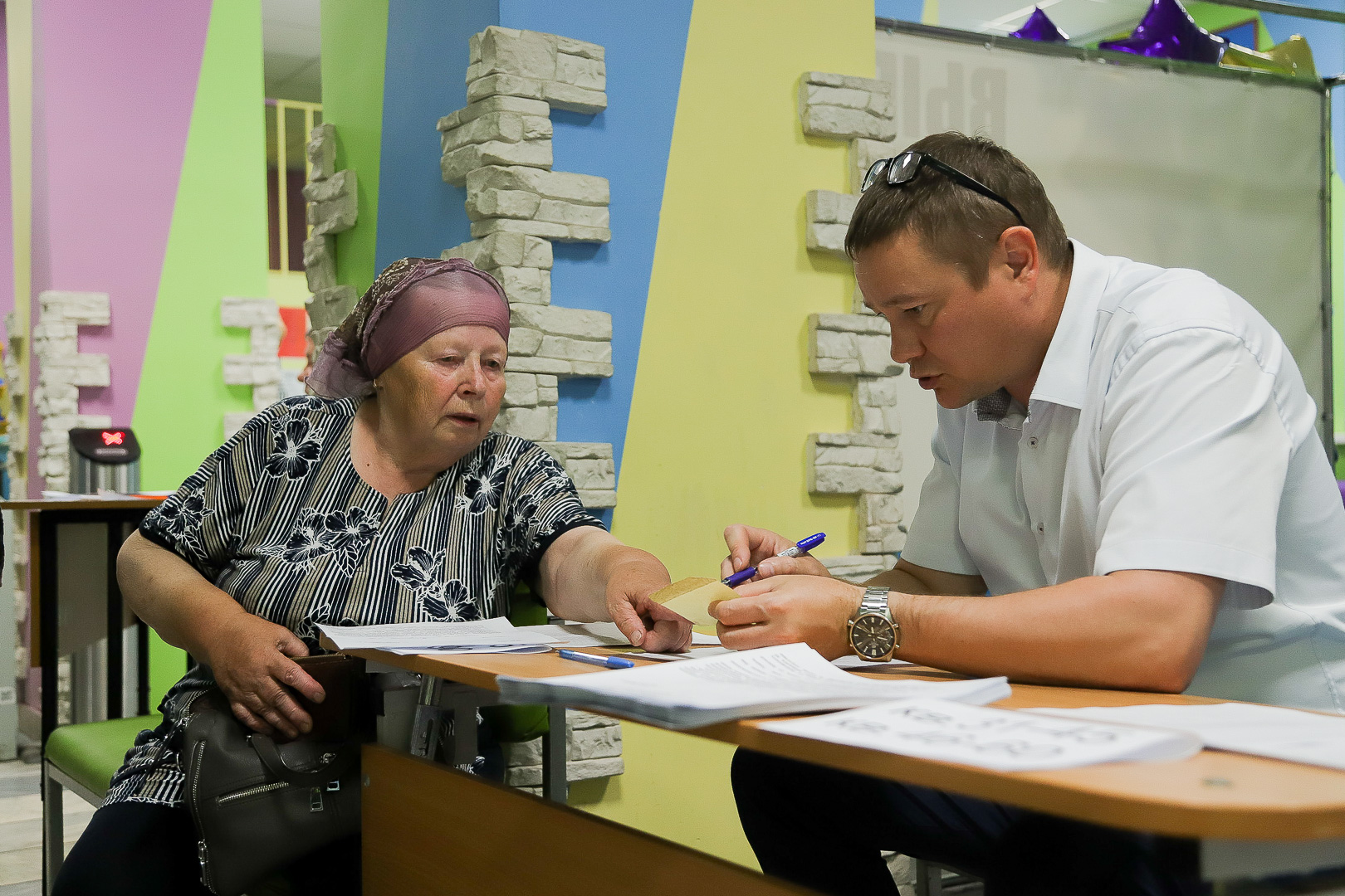 Жильцы дома на ул. Луначарского попросили вернуть им плоскую крышу |  Вслух.ru