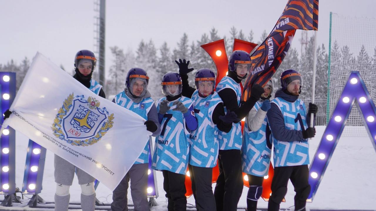 Жители Ноябрьска победили в чемпионате по игре в снежки | Вслух.ru