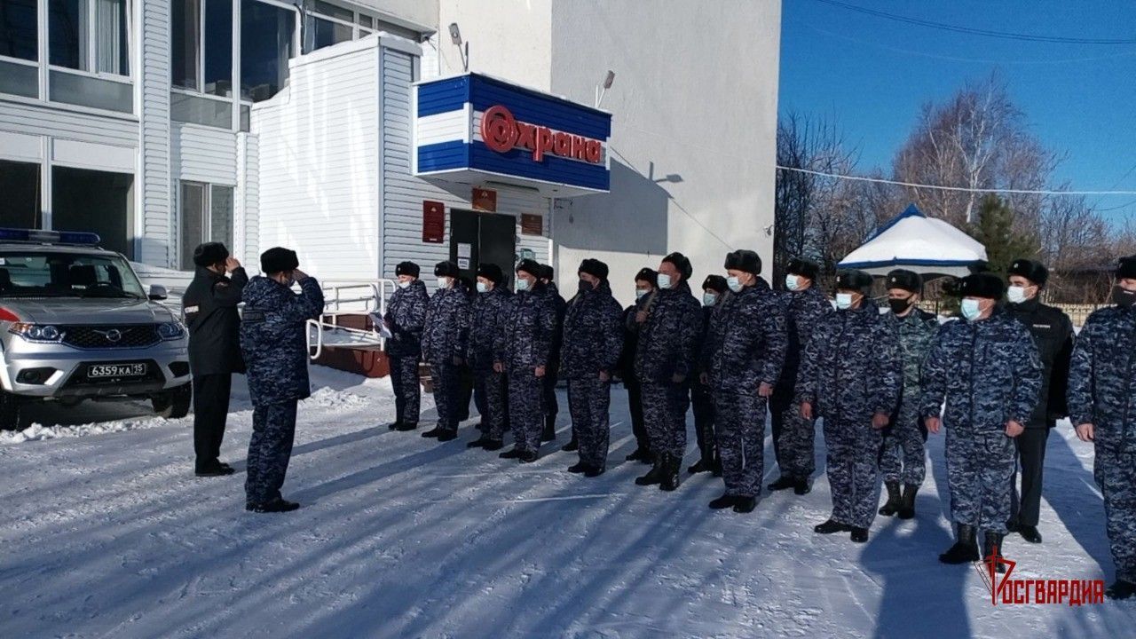 В Тобольске сотрудники Росгвардии получили новые служебные автомобили |  Вслух.ru