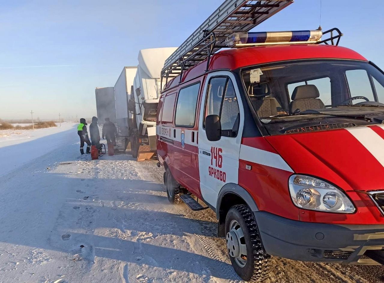 Горячие выходные: пожарные спасли от мороза 9 водителей и их пассажиров |  Вслух.ru