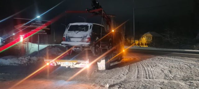 Все дороги ведут в магазин: нетрезвый житель Туртаса с семьей отправился за продуктами