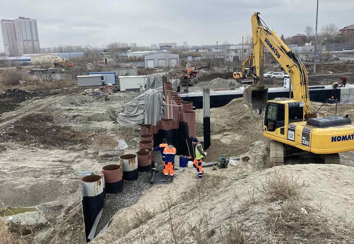 Тюмень строительство города. Строительство. Машины на стройке. Стройка в России. Строительство подземного перехода.