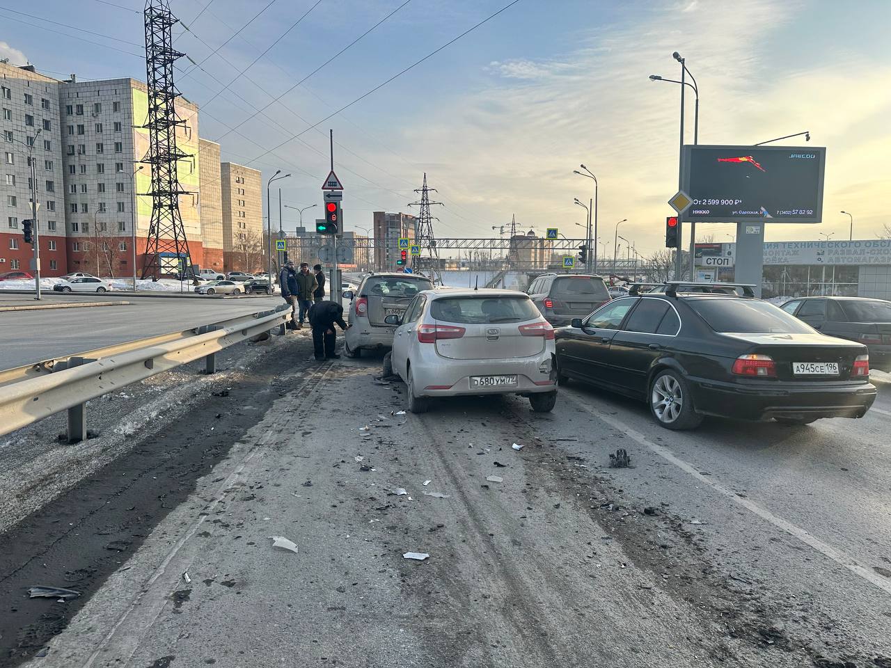 Уснувший водитель устроил массовое ДТП в Тюмени | Вслух.ru