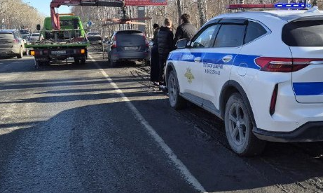 В Тюмени в автомобиле с 35 неоплаченными штрафами оказался бесправник