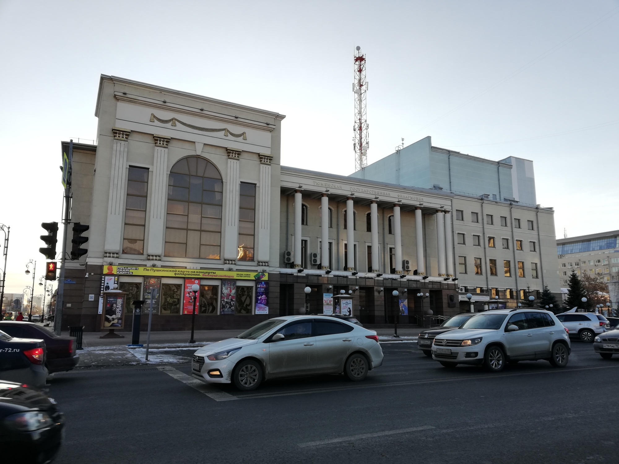 В центре Тюмени сегодня могут отключить светофоры на загруженном  перекрестке | Вслух.ru