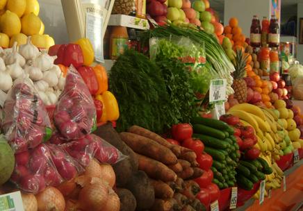 Тюменский Роспотребнадзор проверил фрукты и овощи с прилавков на нитраты и ГМО