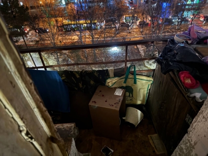 Тюменец из-за ревности вытолкнул собутыльника с балкона седьмого этажа квартиры на улице Ямской