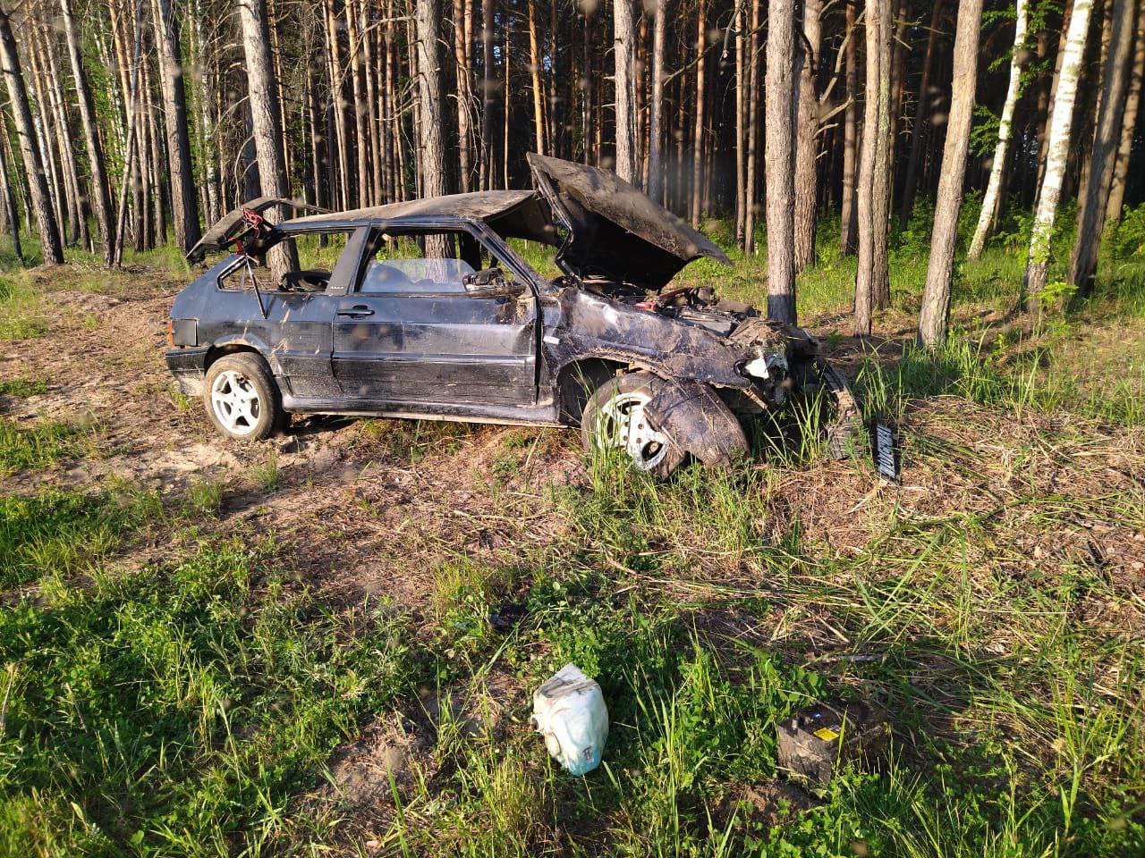 На трассе Тюмень - Омск автомобиль въехал в бетонный блок, четыре человека  пострадали | Вслух.ru