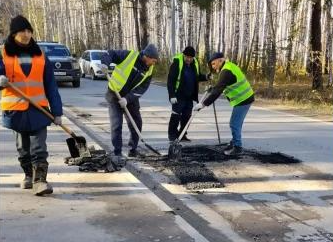 В Тюмени ямочный ремонт дорог проводят по заявкам жителей