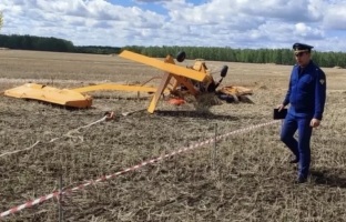 Легкомоторный самолет разбился под Омском, оба человека на борту погибли