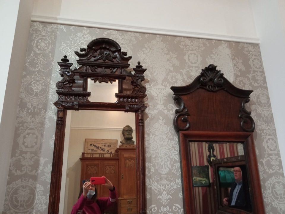 В коллекции музея - несколько уникальных зеркал