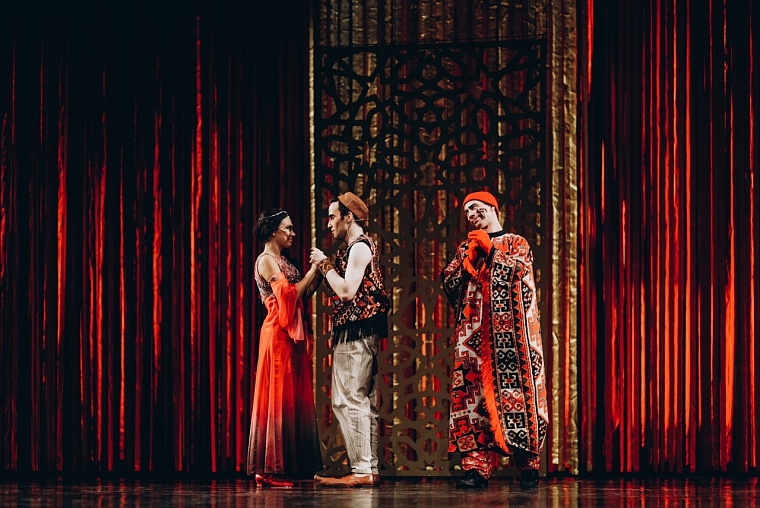 Афиша на новогодние праздники-2025: балет, концерты, ледовое шоу и премьерные спектакли