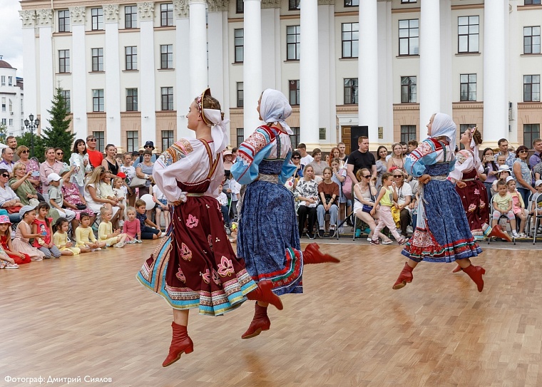 Праздник колокольного звона, кубинские танцы, концерт «Любэ». Афиша на День города
