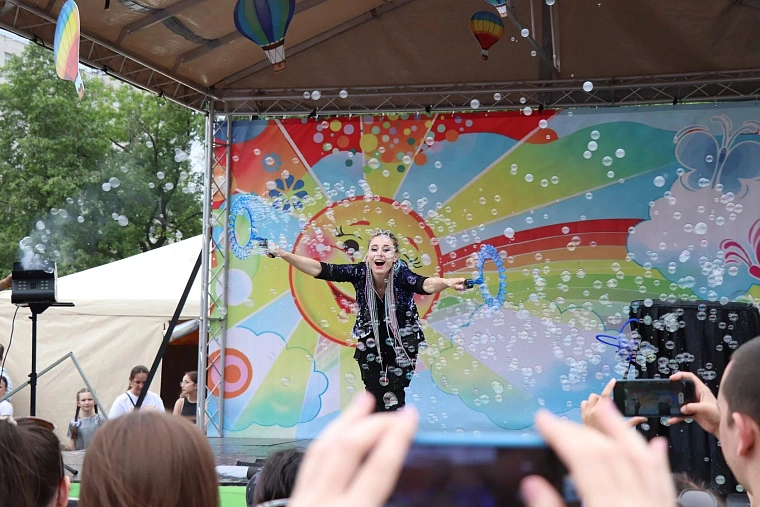 Праздник колокольного звона, кубинские танцы, концерт «Любэ». Афиша на День города