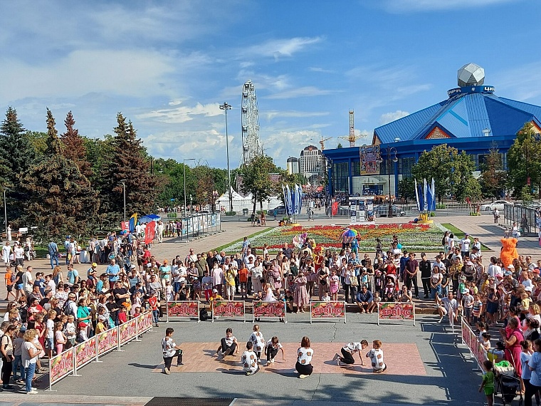 Праздник колокольного звона, кубинские танцы, концерт «Любэ». Афиша на День города