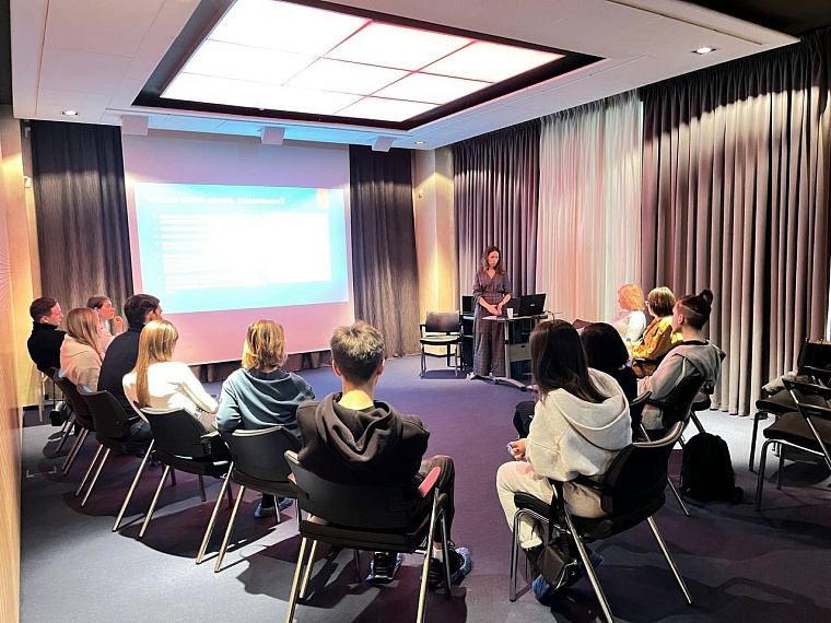 Афиша на выходные в Тюмени: "Завтрак у Тиффани", психологический практикум, ювелирные украшения своими руками