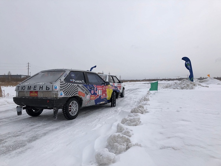 Рев моторов и скрип резины. В Тюмени завершился чемпионат области по автомобильному спорту