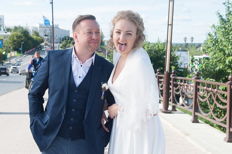 Анна Чехонацкая: у меня в столе всегда бутылочка...