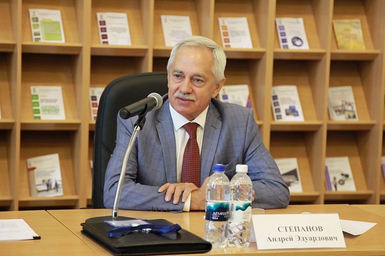 Детский омбудсмен Андрей Степанов: Лучшие защитники прав ребенка – это его родители