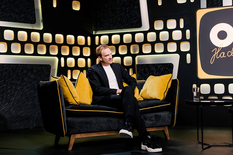 Андрей Бурковский в шоу «ОК на связи»: Лучше разговаривать, чем держать всё в себе, потому что потом разрывает