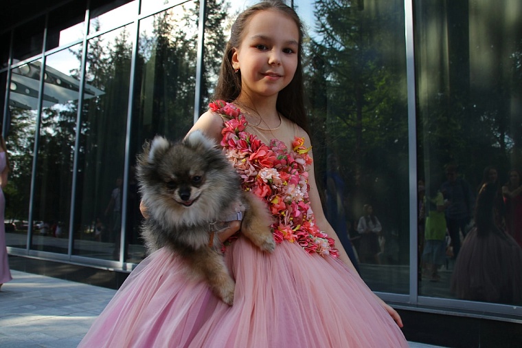 Дизайнер в девять лет: тюменка Амелия Бебекина готовит третью коллекцию одежды