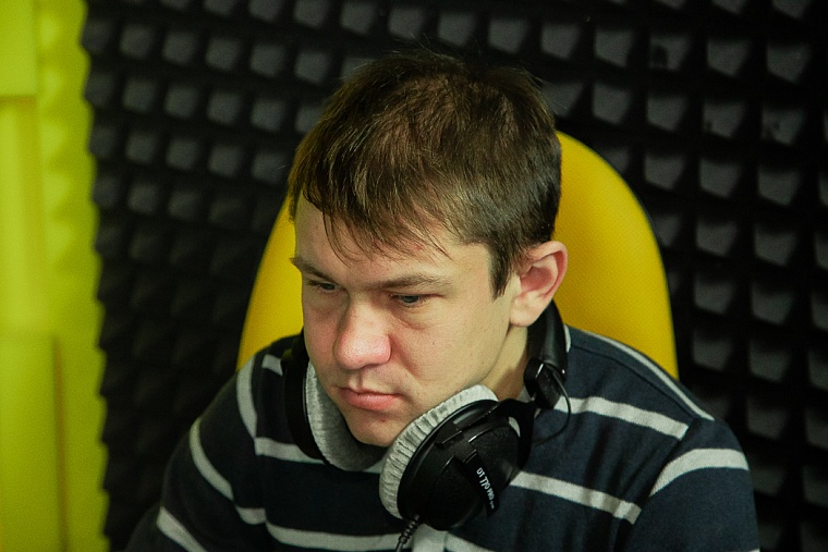 "Я три года сидел дома": как незрячий тюменец нашел призвание на радио