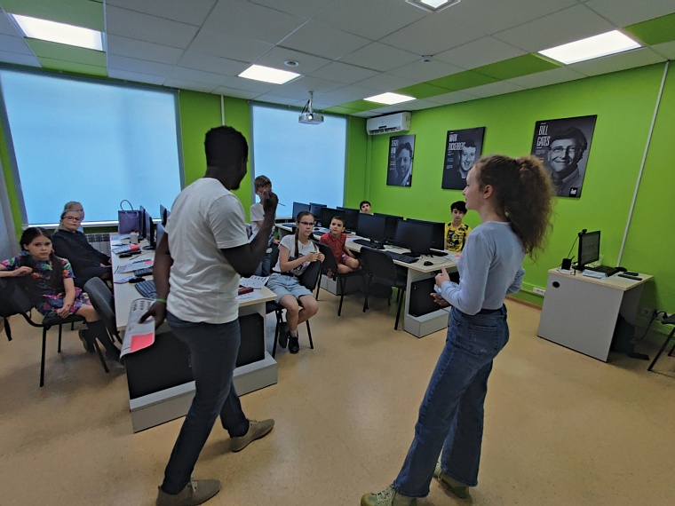 «С расизмом сталкивался дважды». Темнокожий тюменец рассказал о жизни в суровом сибирском климате