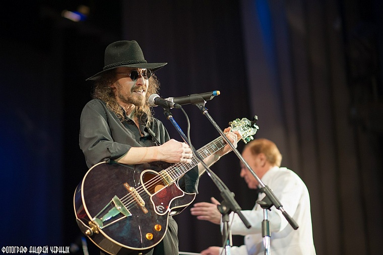 Не корысти ради, а искусства для. Легенда рок-сцены Александр Андрюшкин - о судьбе барабанщика, гениальном отце и "подводной музыке"