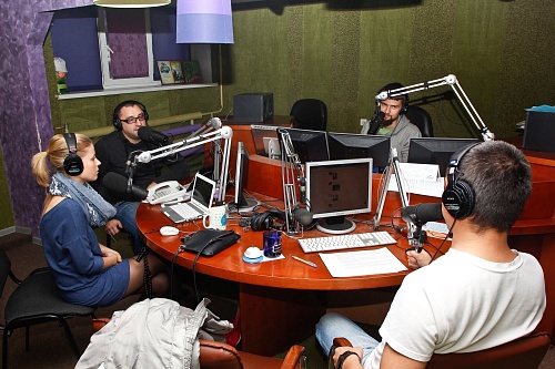 Утреннее шоу «Контора» принимает вызов!