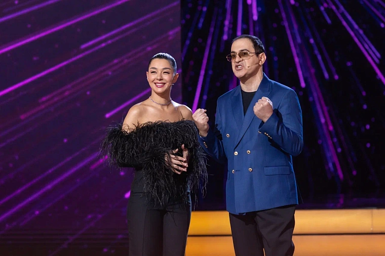 Ведущие Гарик Мартиросян и Марина Кравец