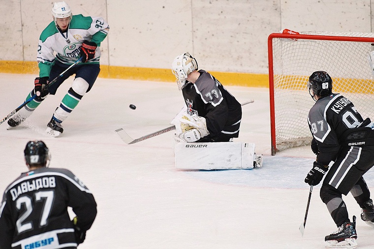 Вратарь ХК «Рубин» Егор Назаров прокомментировал сезон и рассказал о своих предпочтениях