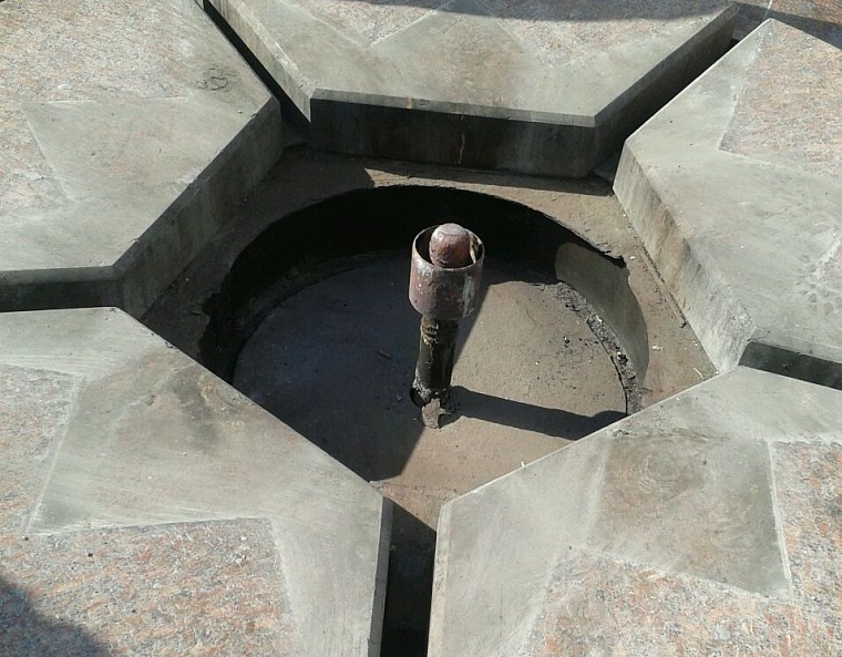 Газовик Иван Саломатов: Как устроен Вечный огонь? Труба. Регулятор. Горелка