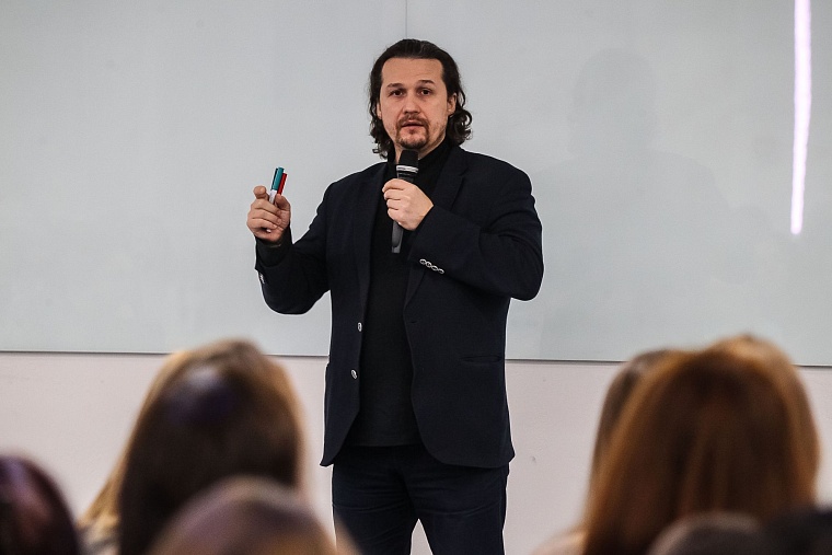 Лозунг «Тюмень – лучший город Земли» не дает развиваться областной столице