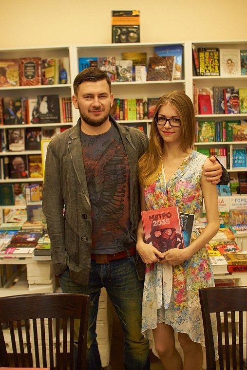 Дмитрий Глуховский: Надо шарахнуть читателя током, тогда он вздрогнет!