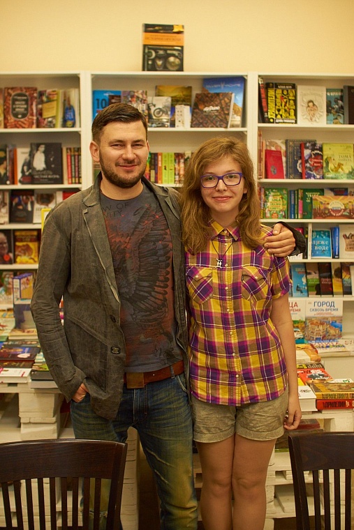 Дмитрий Глуховский: Надо шарахнуть читателя током, тогда он вздрогнет!