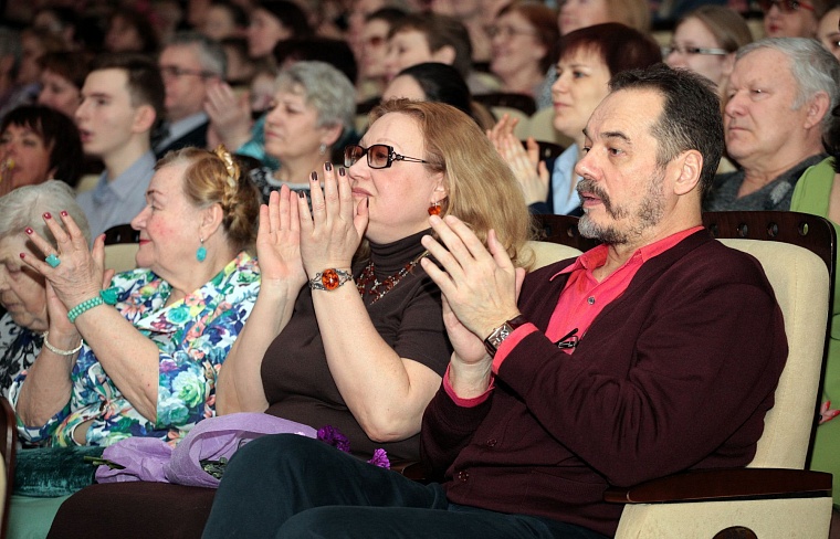 Педагог Елена Орлова: Актеров разобрали, как горячие пирожки