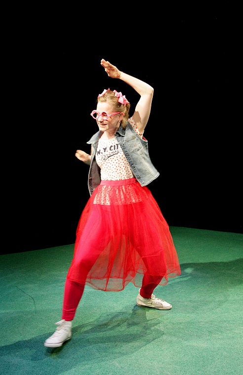 Педагог Елена Орлова: Актеров разобрали, как горячие пирожки