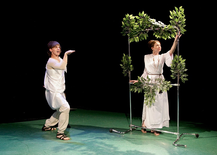 Педагог Елена Орлова: Актеров разобрали, как горячие пирожки