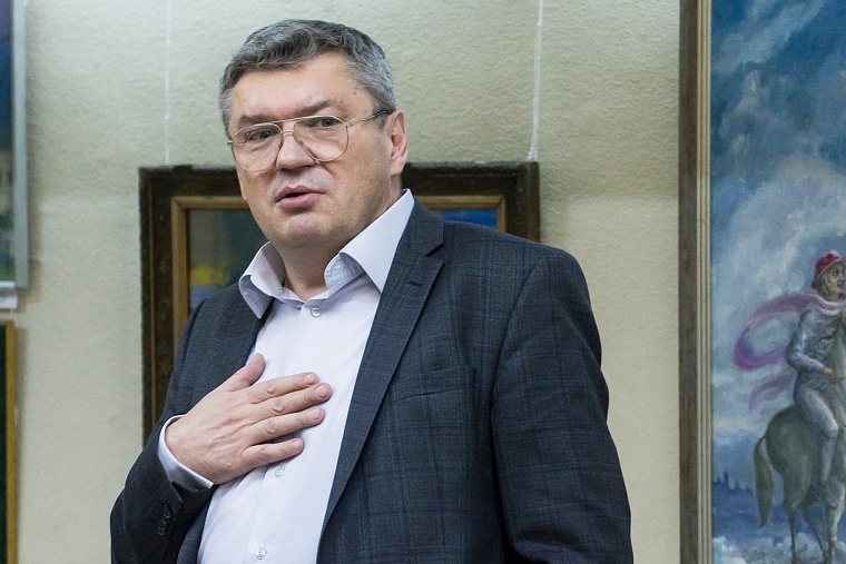 Тюменский писатель Сергей Козлов — о новой книге про Романовых,  по которой снимут сериал