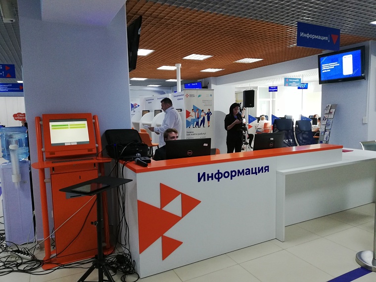 В Тюменской области на 1800 безработных приходится 19 тысяч 600 вакансий